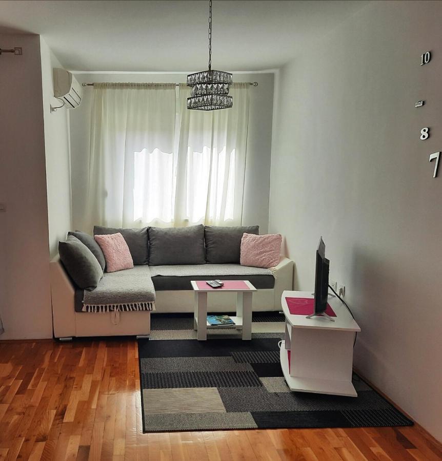 Apartman Natasha トレビニエ エクステリア 写真