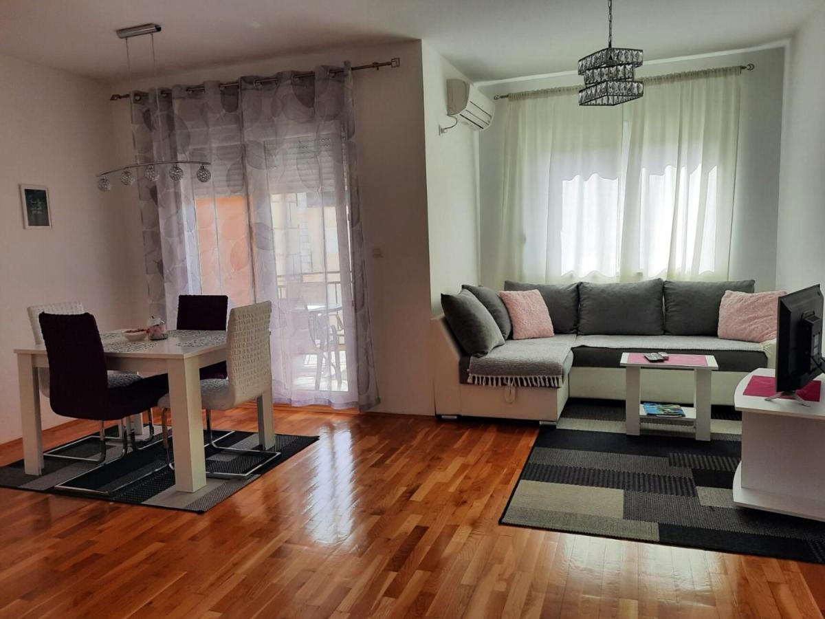 Apartman Natasha トレビニエ エクステリア 写真